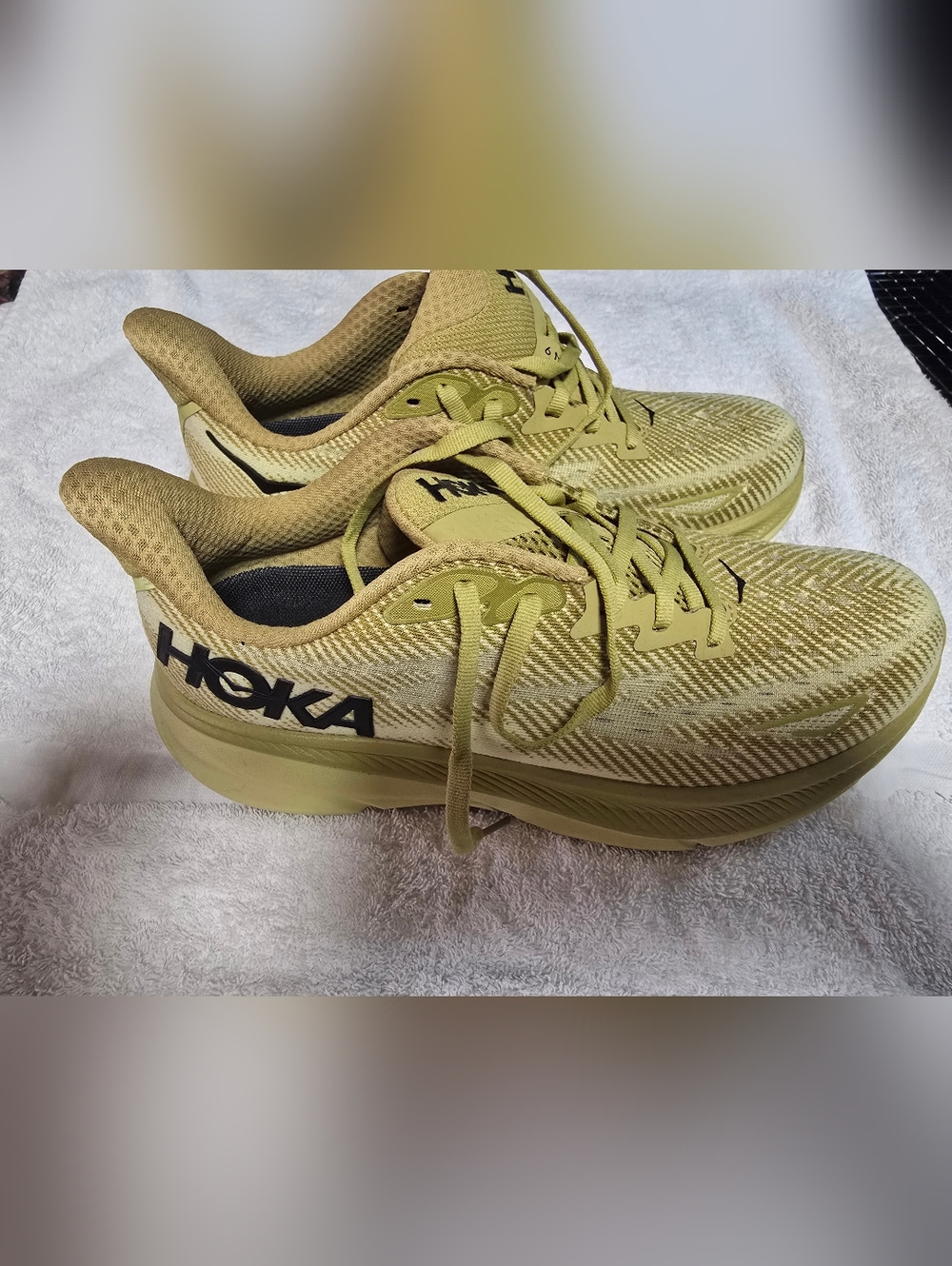 Hoka Yellow Clifton 9 Shoes Womens 9 - Picture 2 of 5